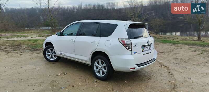 Внедорожник / Кроссовер Toyota RAV4 EV 2013 в Житомире