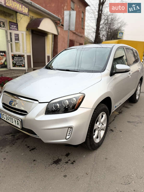 Внедорожник / Кроссовер Toyota RAV4 EV 2013 в Могилев-Подольске