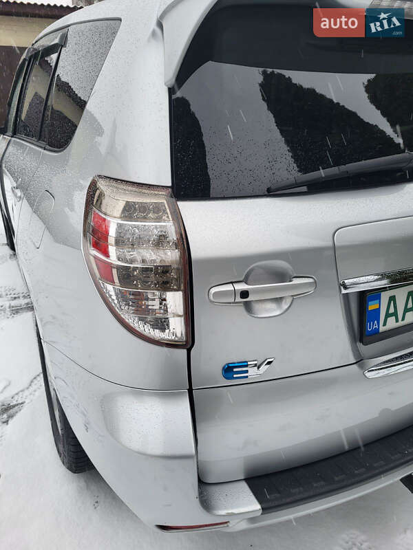 Позашляховик / Кросовер Toyota RAV4 EV 2014 в Черкасах фото 23 Позашляховик / Кросовер Toyota RAV4 EV 2014 в Черкасах