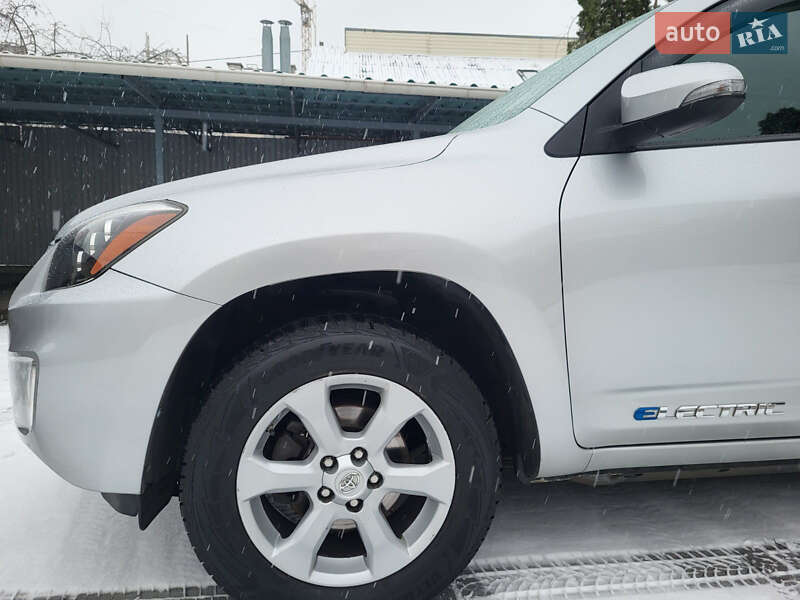 Позашляховик / Кросовер Toyota RAV4 EV 2014 в Черкасах фото 26 Позашляховик / Кросовер Toyota RAV4 EV 2014 в Черкасах