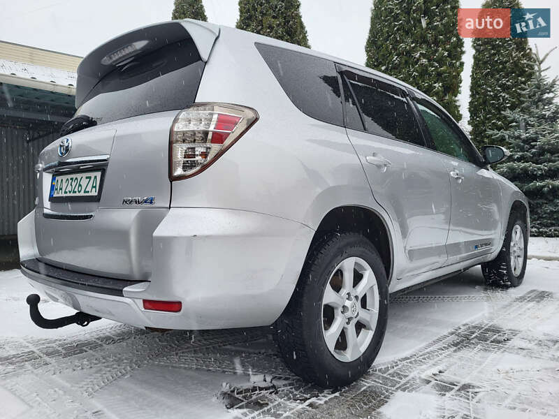 Позашляховик / Кросовер Toyota RAV4 EV 2014 в Черкасах фото 38 Позашляховик / Кросовер Toyota RAV4 EV 2014 в Черкасах