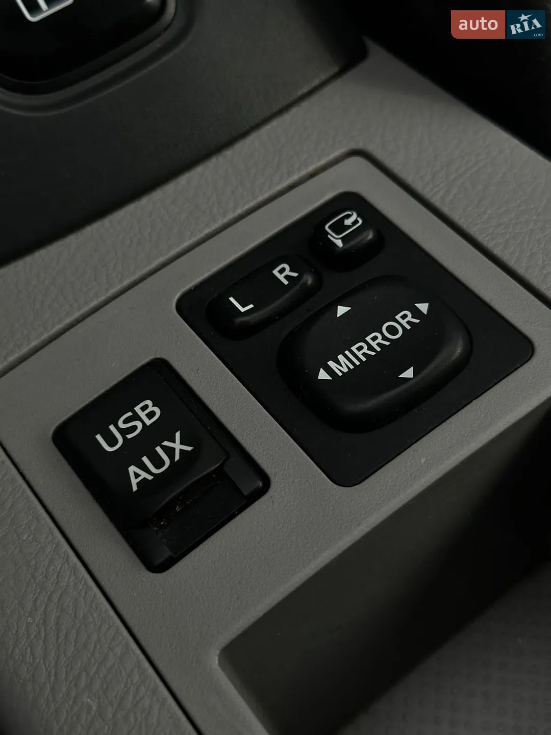 2013 Toyota RAV 4 - мініатюра 39