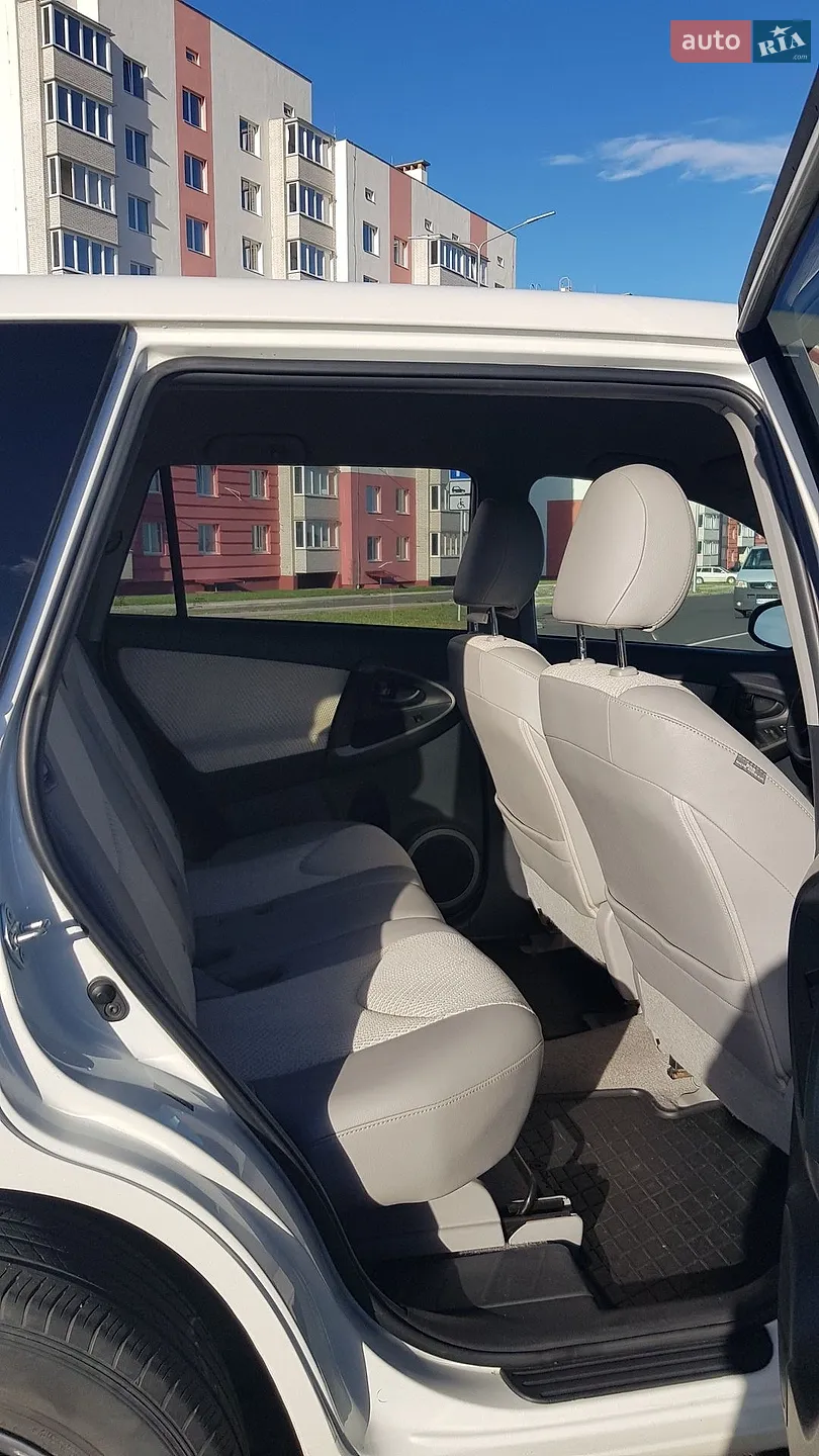 2014 Toyota RAV 4 - мініатюра 18