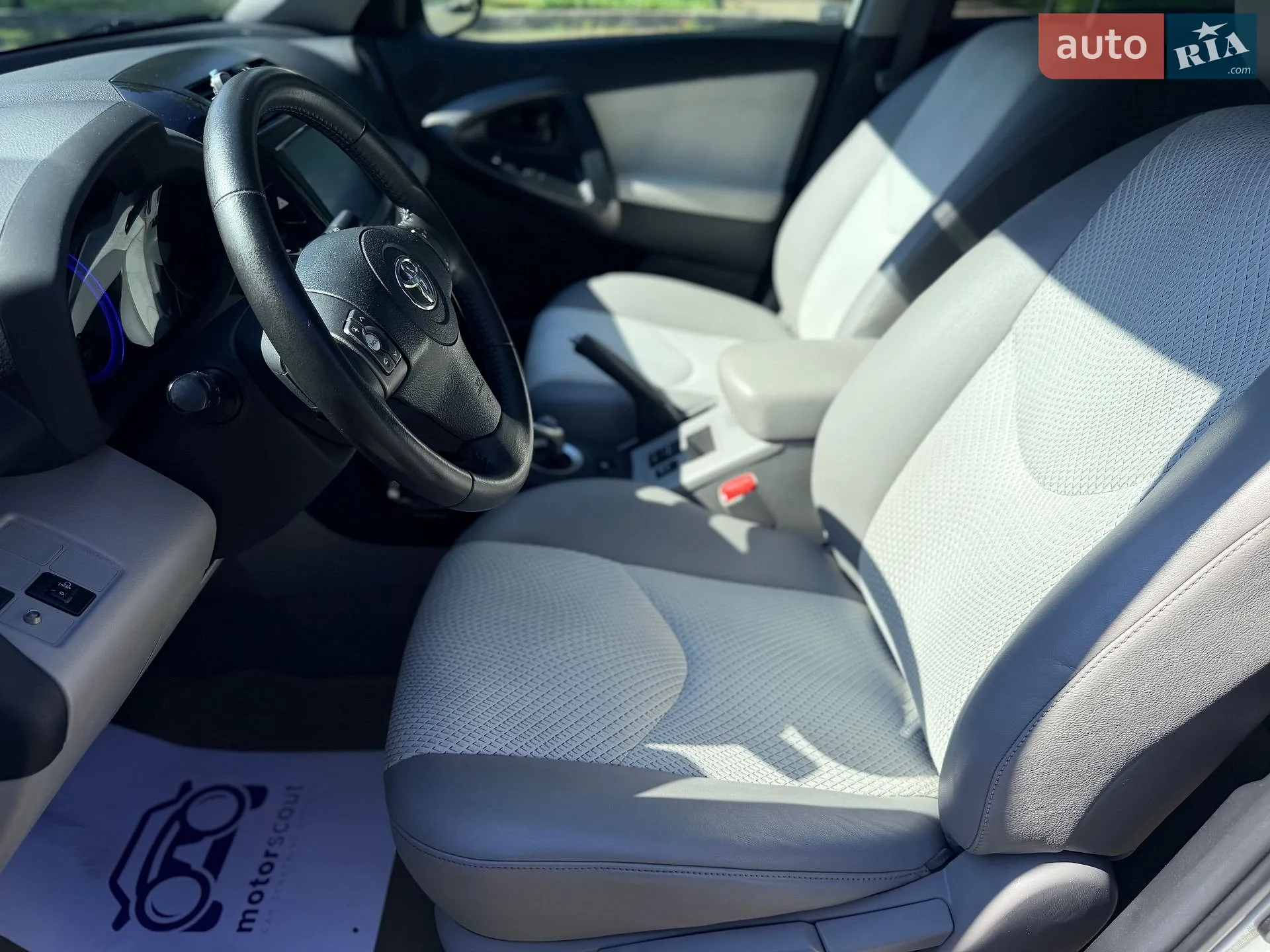 2014 Toyota RAV 4 - мініатюра 15