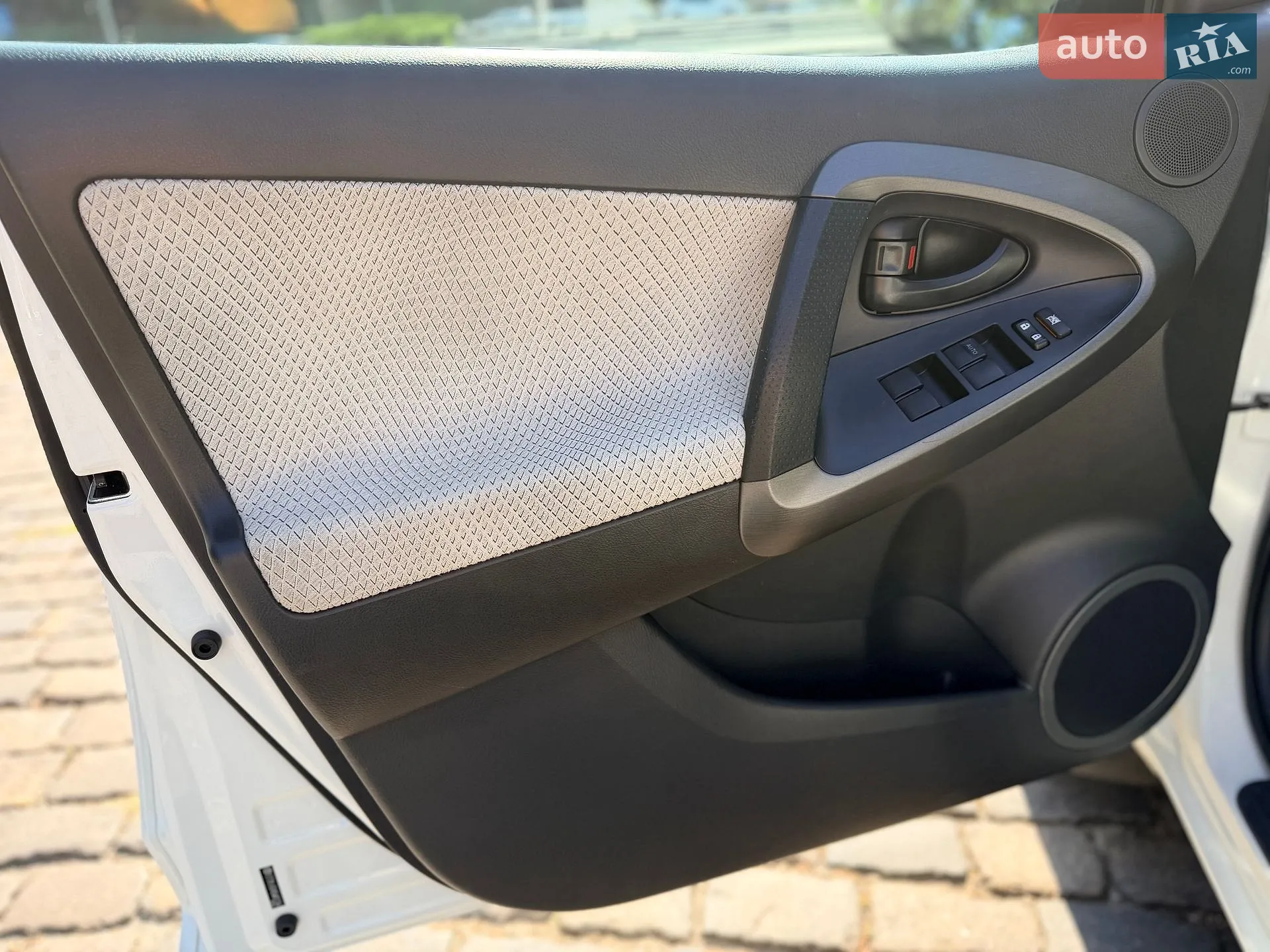2014 Toyota RAV 4 - мініатюра 17