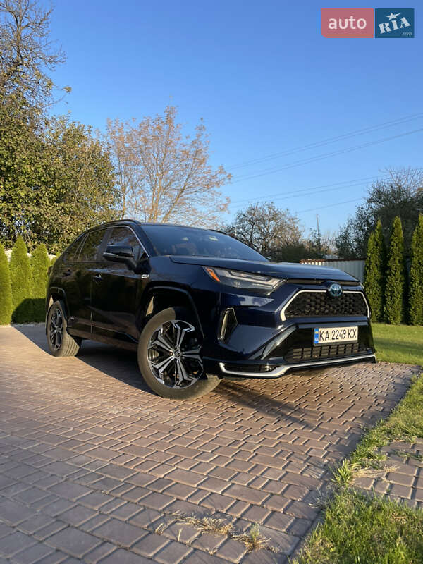 Внедорожник / Кроссовер Toyota RAV4 PHEV 2022 в 