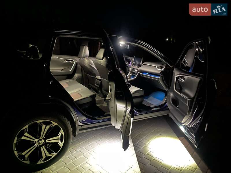 Внедорожник / Кроссовер Toyota RAV4 PHEV 2022 в Киеве