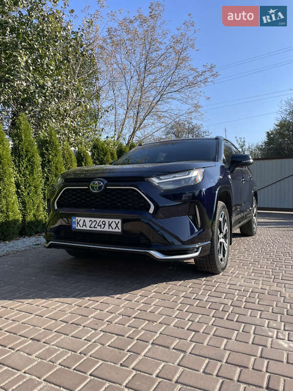 Внедорожник / Кроссовер Toyota RAV4 PHEV 2022 в Киеве