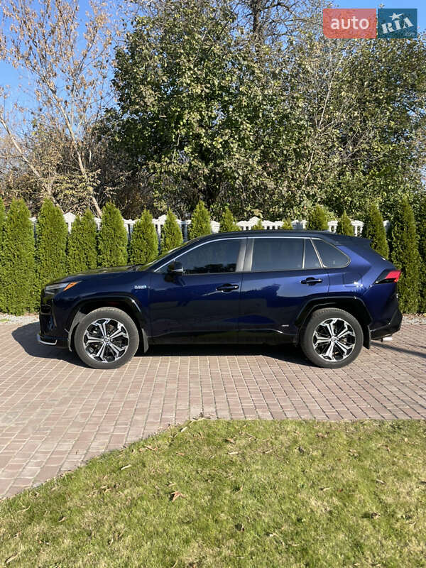 Внедорожник / Кроссовер Toyota RAV4 PHEV 2022 в Киеве