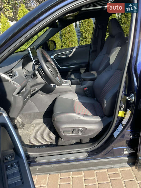 Внедорожник / Кроссовер Toyota RAV4 PHEV 2022 в Киеве