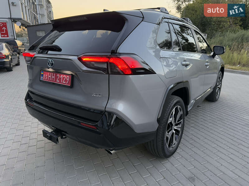 Внедорожник / Кроссовер Toyota RAV4 PHEV 2020 в Ровно
