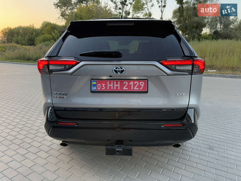 Внедорожник / Кроссовер Toyota RAV4 PHEV 2020 в Ровно