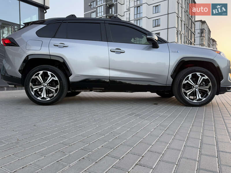 Внедорожник / Кроссовер Toyota RAV4 PHEV 2020 в Ровно