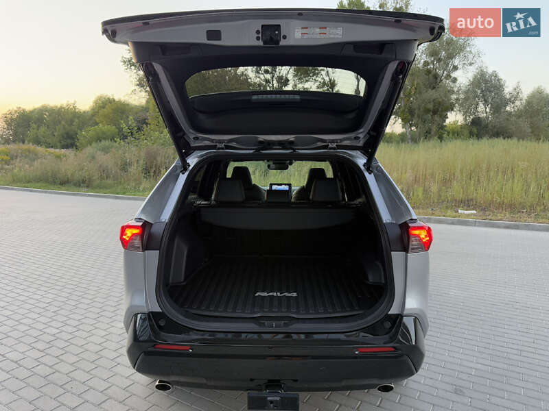 Внедорожник / Кроссовер Toyota RAV4 PHEV 2020 в Ровно