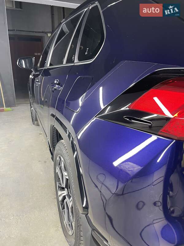 Позашляховик / Кросовер Toyota RAV4 PHEV 2022 в Києві