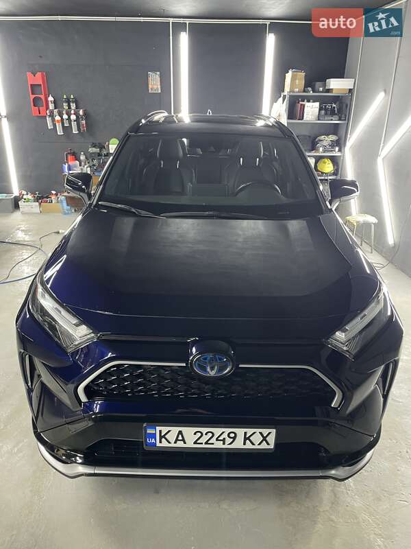 Позашляховик / Кросовер Toyota RAV4 PHEV 2022 в Києві