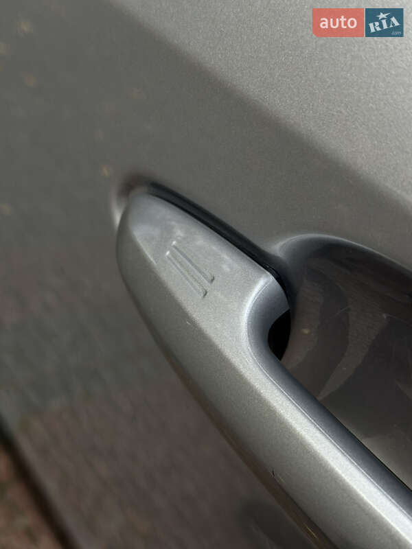 Позашляховик / Кросовер Toyota RAV4 PHEV 2023 в Києві фото 25 Позашляховик / Кросовер Toyota RAV4 PHEV 2023 в Києві