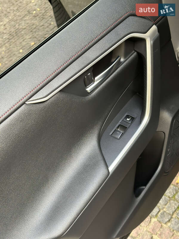 Позашляховик / Кросовер Toyota RAV4 PHEV 2023 в Києві фото 41 Позашляховик / Кросовер Toyota RAV4 PHEV 2023 в Києві