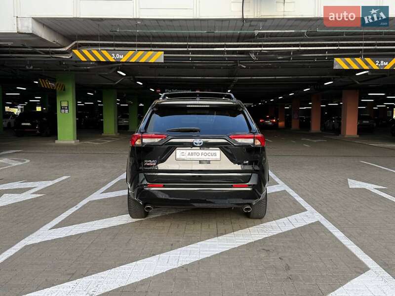Внедорожник / Кроссовер Toyota RAV4 PHEV 2021 в Киеве фото 6 Внедорожник / Кроссовер Toyota RAV4 PHEV 2021 в Киеве