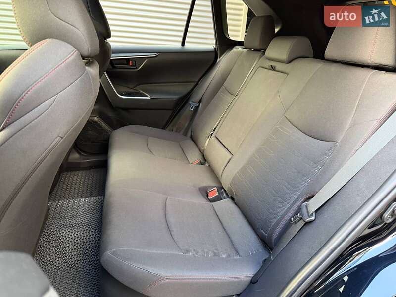 Внедорожник / Кроссовер Toyota RAV4 PHEV 2021 в Киеве фото 11 Внедорожник / Кроссовер Toyota RAV4 PHEV 2021 в Киеве