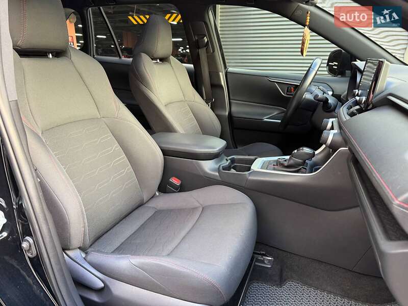 Внедорожник / Кроссовер Toyota RAV4 PHEV 2021 в Киеве фото 13 Внедорожник / Кроссовер Toyota RAV4 PHEV 2021 в Киеве