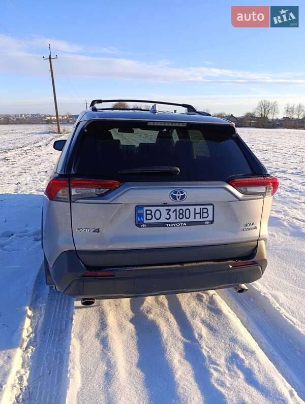Внедорожник / Кроссовер Toyota RAV4 PHEV 2024 в Тернополе
