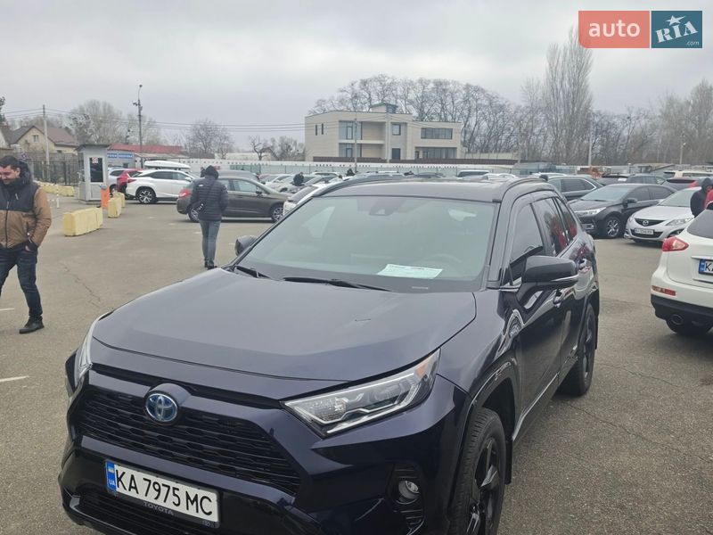 Внедорожник / Кроссовер Toyota RAV4 PHEV 2021 в Киеве
