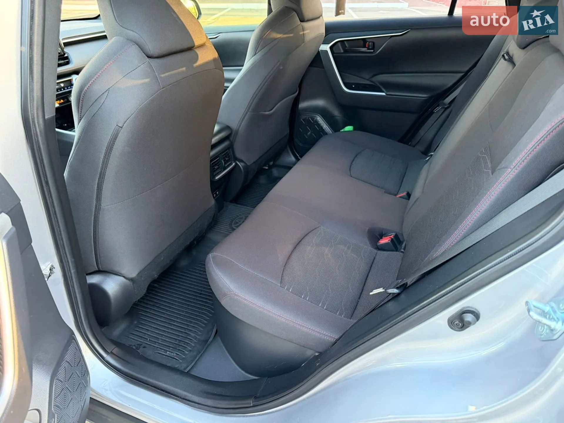 2021 Toyota RAV 4 - мініатюра 19