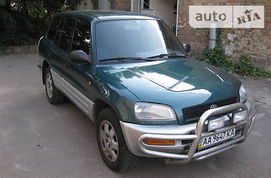 Внедорожник / Кроссовер Toyota RAV4 1997 в Киеве