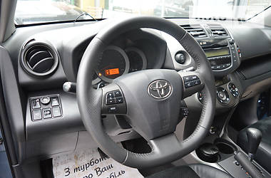 Позашляховик / Кросовер Toyota RAV4 2011 в Тернополі
