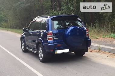 Внедорожник / Кроссовер Toyota RAV4 2001 в Киеве