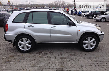 Внедорожник / Кроссовер Toyota RAV4 2003 в Черновцах