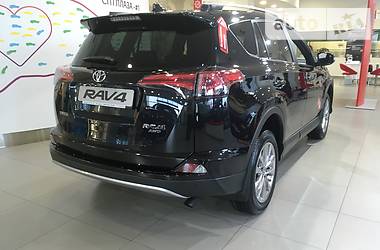 Внедорожник / Кроссовер Toyota RAV4 2017 в Киеве