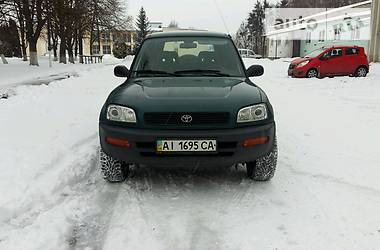 Внедорожник / Кроссовер Toyota RAV4 1997 в Киеве