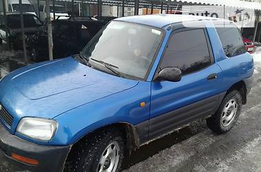 Внедорожник / Кроссовер Toyota RAV4 1998 в Харькове