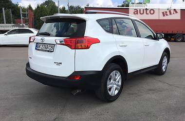 Внедорожник / Кроссовер Toyota RAV4 2015 в Ровно