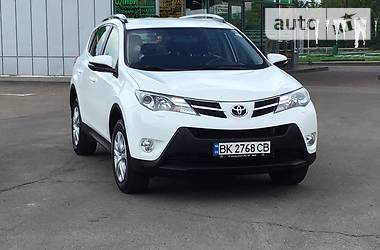 Внедорожник / Кроссовер Toyota RAV4 2015 в Ровно