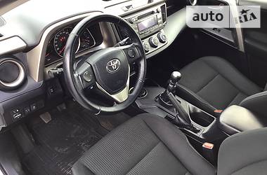 Внедорожник / Кроссовер Toyota RAV4 2015 в Ровно