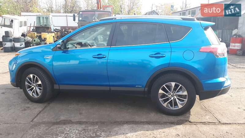 Позашляховик / Кросовер Toyota RAV4 2016 в Кривому Розі