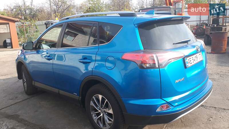 Позашляховик / Кросовер Toyota RAV4 2016 в Кривому Розі