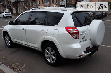 Позашляховик / Кросовер Toyota RAV4 2010 в Києві