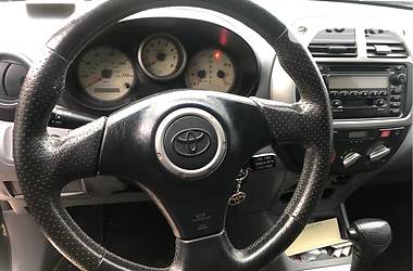 Внедорожник / Кроссовер Toyota RAV4 2002 в Гайсине