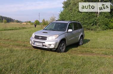 Внедорожник / Кроссовер Toyota RAV4 2005 в Харькове