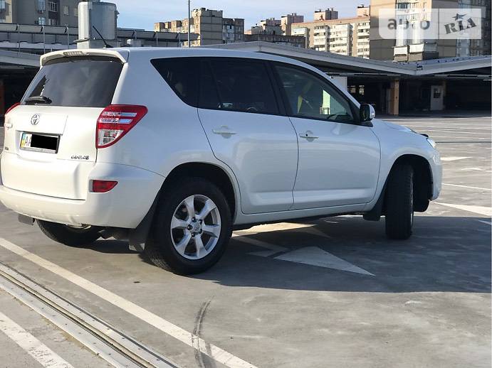 Внедорожник / Кроссовер Toyota RAV4 2013 в Киеве