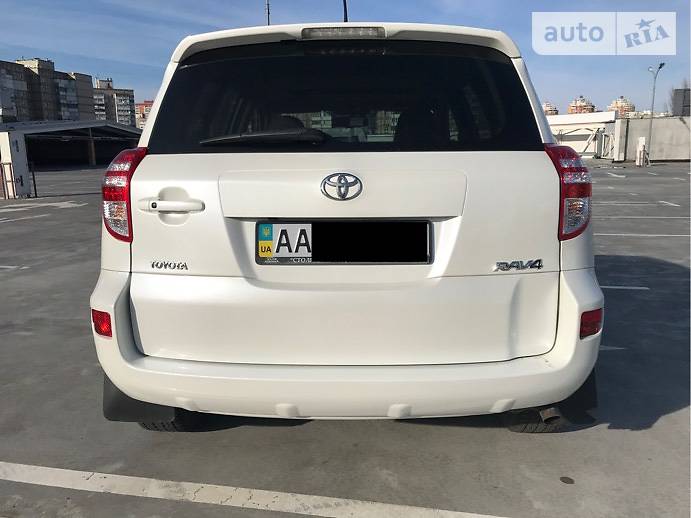 Внедорожник / Кроссовер Toyota RAV4 2013 в Киеве
