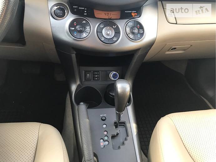 Внедорожник / Кроссовер Toyota RAV4 2013 в Киеве