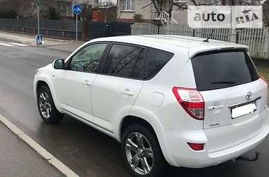 Внедорожник / Кроссовер Toyota RAV4 2010 в Костополе