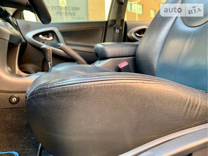 Позашляховик / Кросовер Toyota RAV4 2007 в Києві