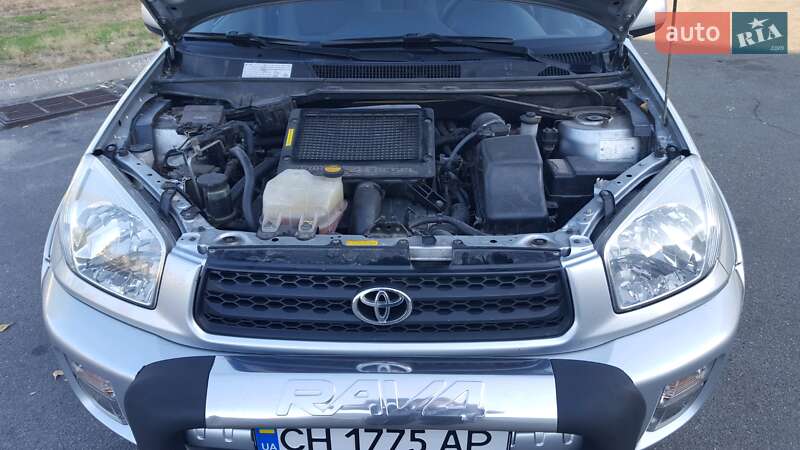 Внедорожник / Кроссовер Toyota RAV4 2001 в Киеве
