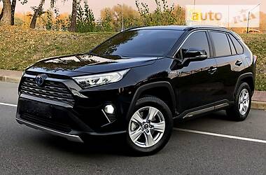 Внедорожник / Кроссовер Toyota RAV4 2019 в Киеве